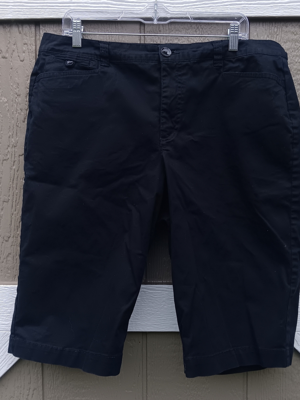 BANDOLINO Ivette Women's Black Bermuda Shorts Size 16